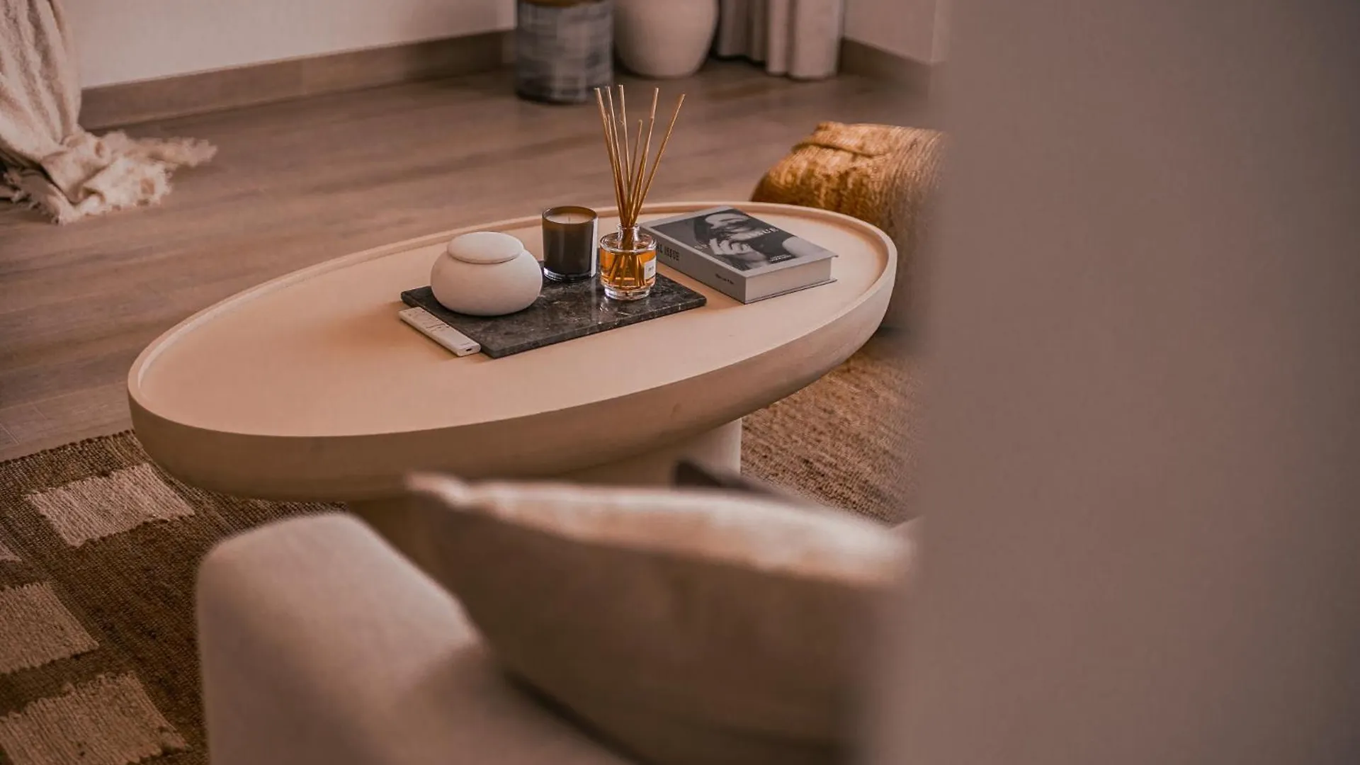 Yas Island Elegant 2Br With Lake & Pool View Абу-Даби 0*,