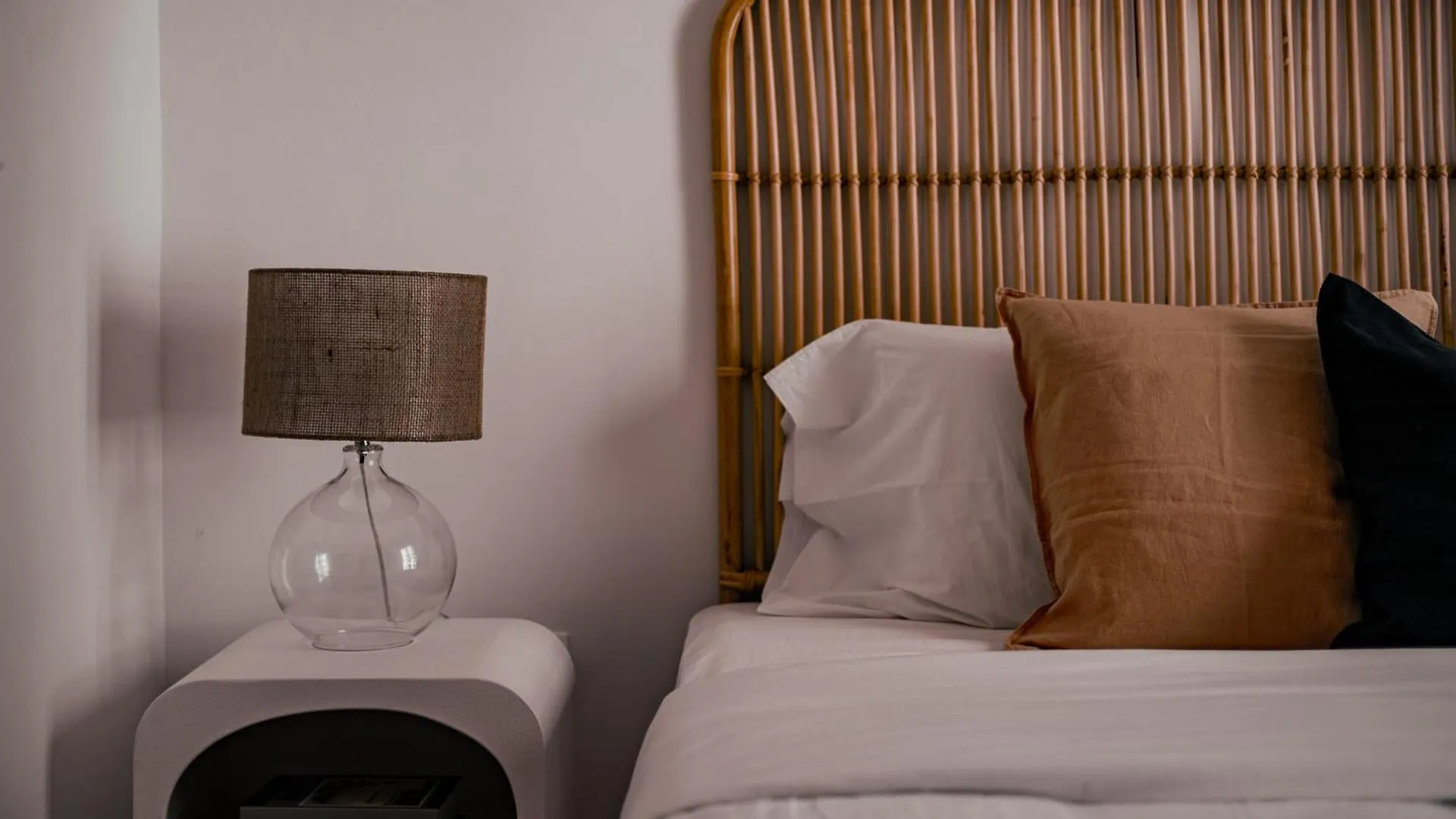 Yas Island Elegant 2Br With Lake & Pool View Абу-Даби 0*,  ОАЭ